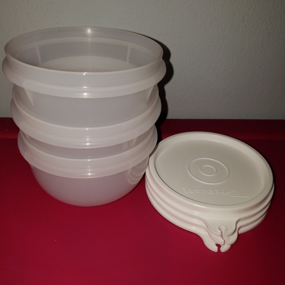 "Tupperware " mini snack containers " - Picture 3 of 4